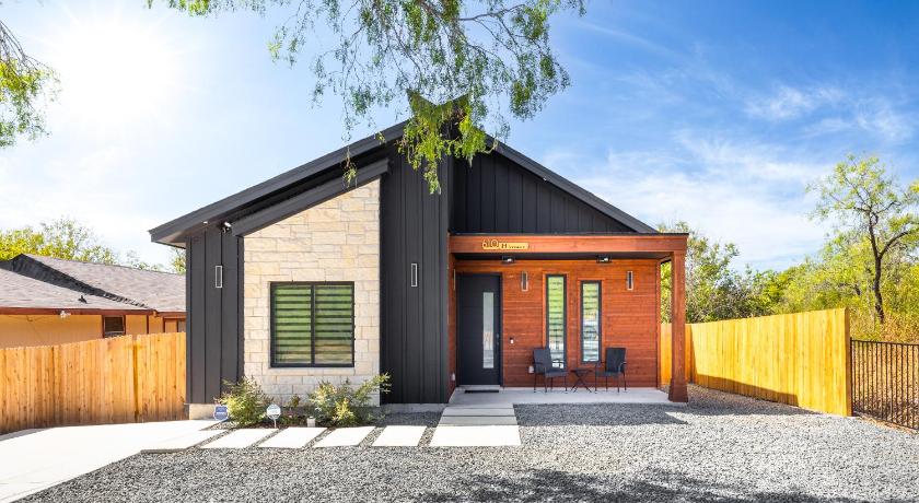 Casita Tejas! Dowtown, The Pearl, Frost Center