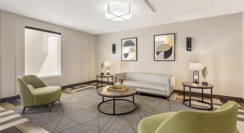 Best Western Green Oak Inn & Suites