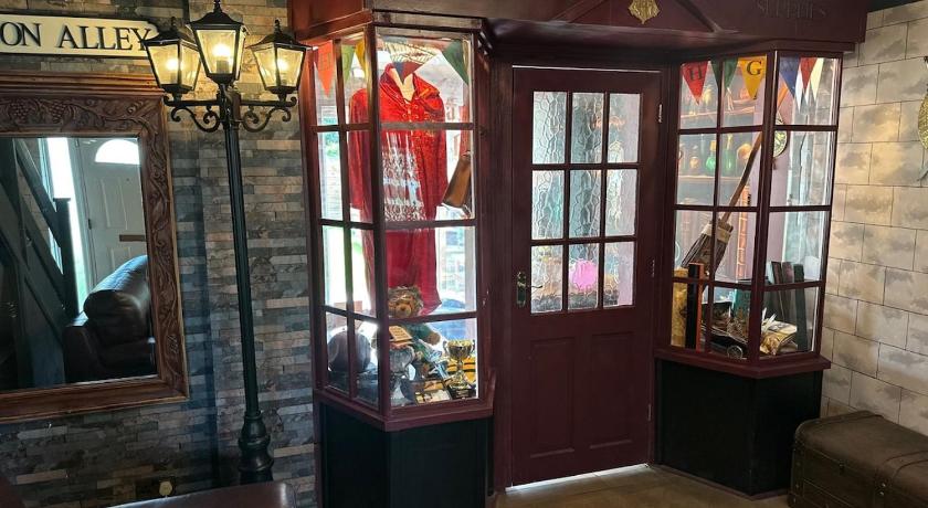 Quidditch Quarters Themed Property