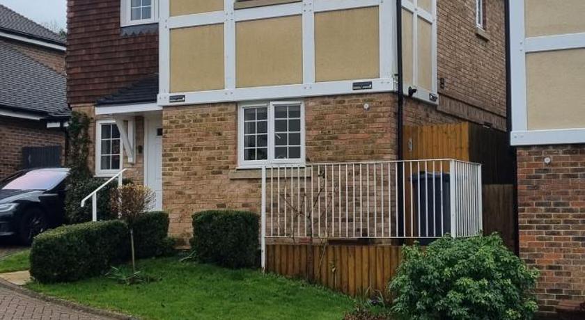 Tranquil Epsom Downs