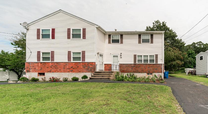 65 - 5BR Randolph - Elegant Haven near Dog Park