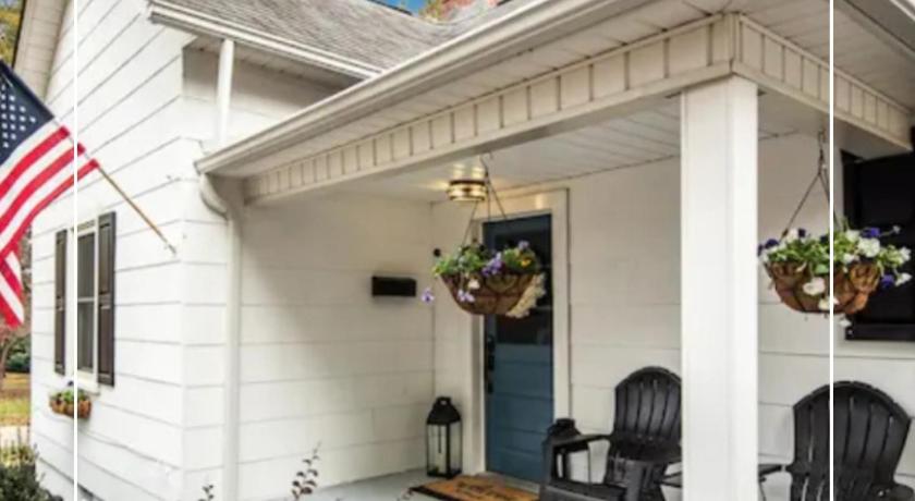 Southern Charm Cottage