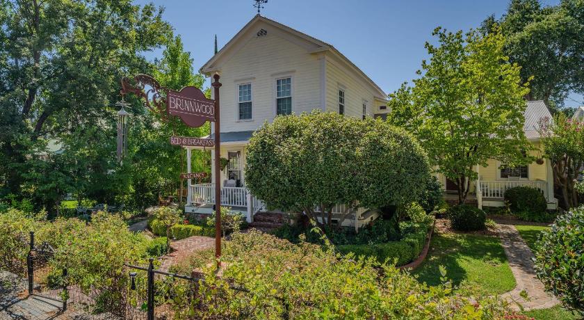 Brinnwood Bed & Breakfast