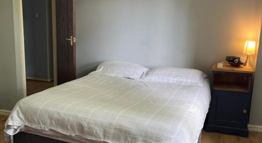 Private Room Near Airport, The Rabbit & Hilton Templepatrick Ideal for Spa, Weddings & Stopovers