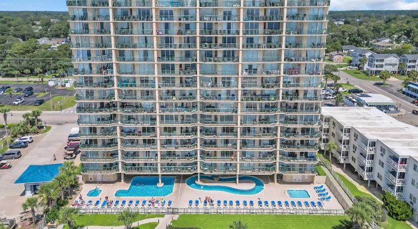 Oceanfront Luxury Top Location w Lazy River Pool Grills