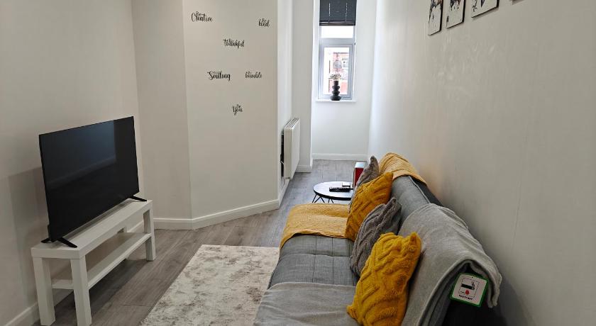 Newly Furnished Modern 1 bedroom City Apartment