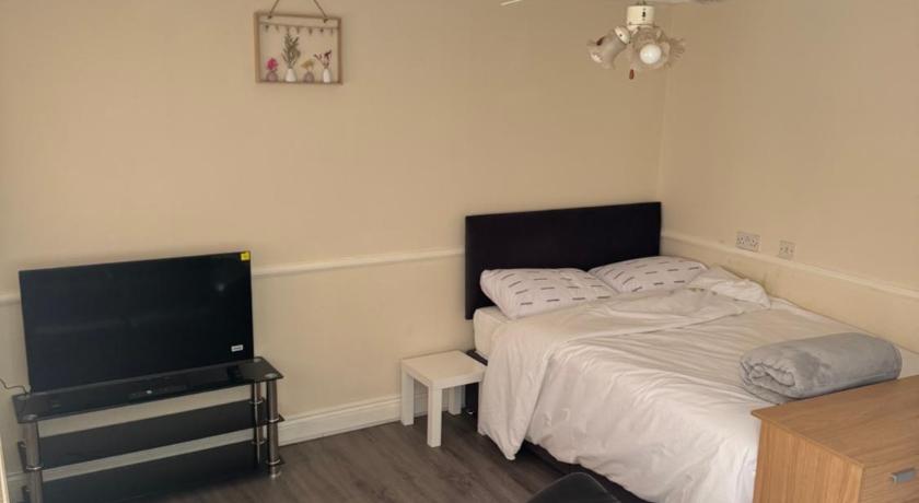 Fully en-suite with kitchen