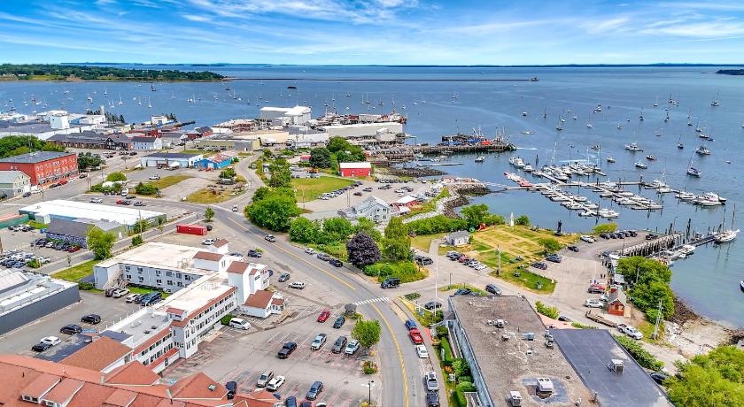 Harborline Hotel