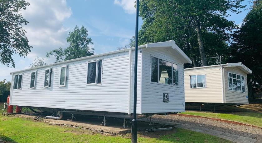 TL04 - FREE WIFI-Amazing Cosy Three Bedroom Mobile Home Haggerston CASTLE Holiday Park - ENTERTAINME