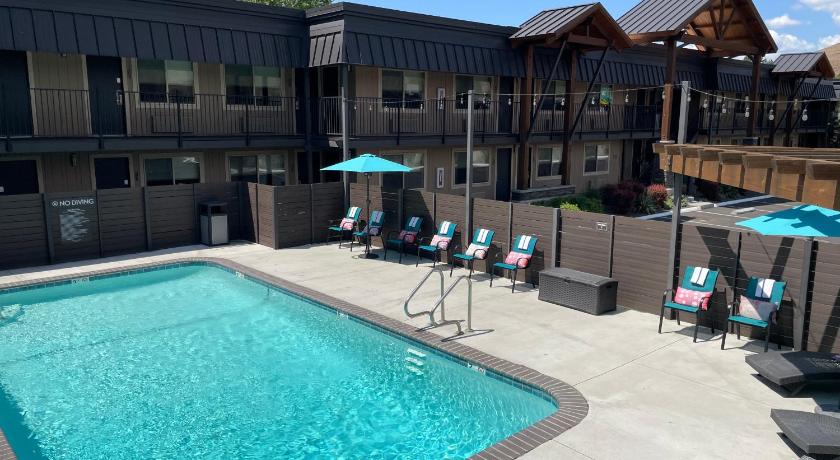 The Hotel Y