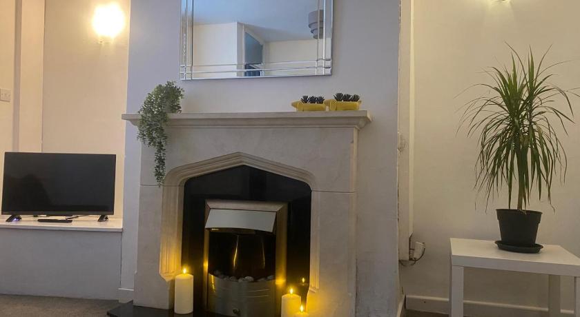 Angies 2 bed home in Eccleston near Liverpool sleeps 5