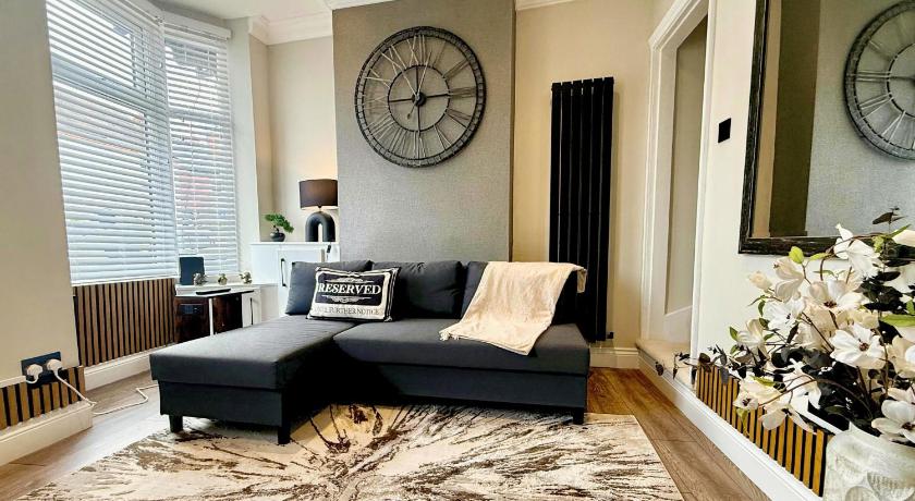 Stylish 2BR - Sleeps 6 - Central Stourbridge Gem