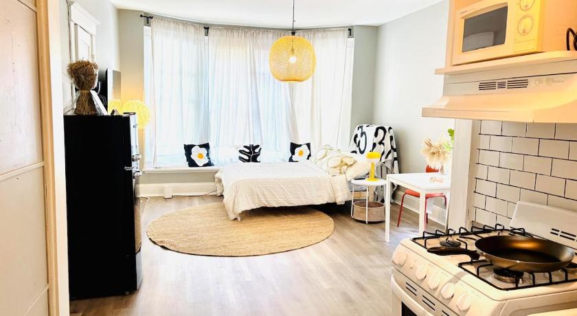 Chic & Cozy Studio Retreat