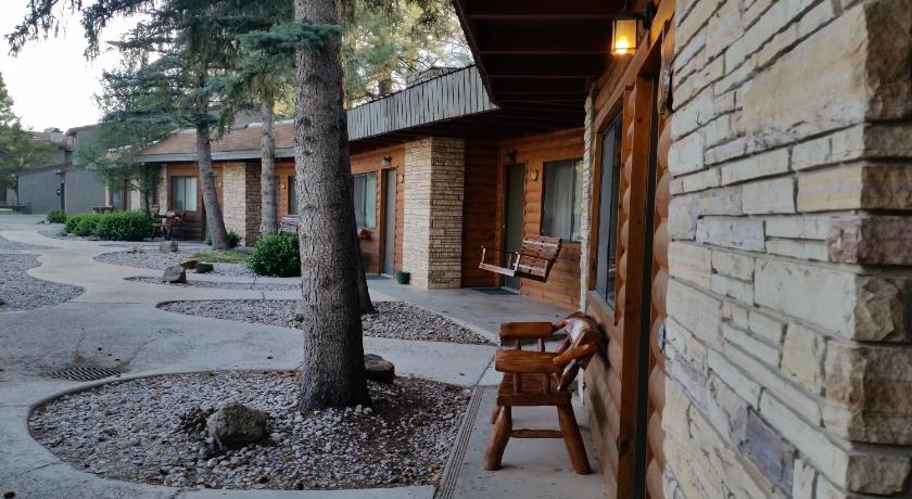 West Winds Lodge