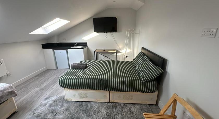 Bright Studio on Brigstock Rd