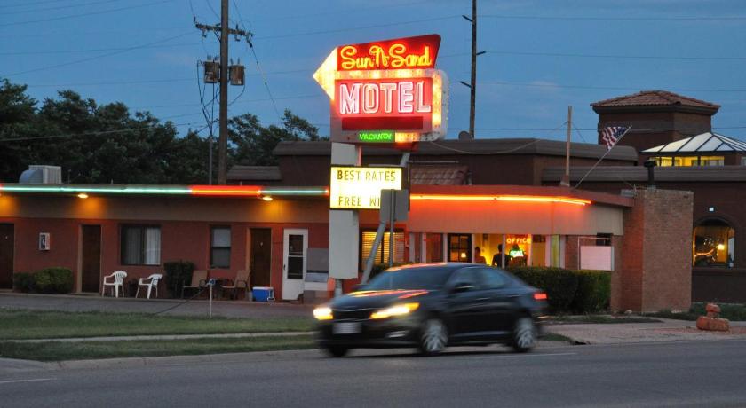 Sun -N- Sand Motel