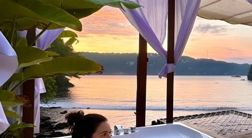 Beachfront Luxury Dome Villas - Gamat Bay Resort