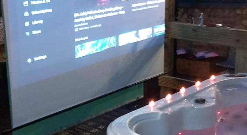 The Cabin With Hot Tub Projector, Netflix YouTube etc