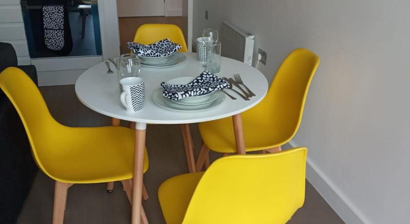 Pearl Bay - One bedroom Luxury Apartment in St Albans