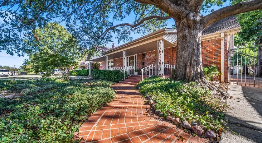 Expo 3BR, 3BA Timeless Tulsa 1940s Bungalow