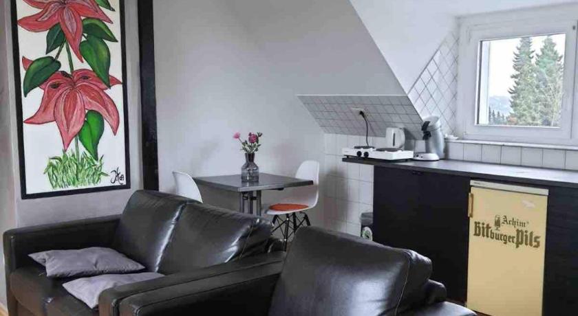 Bei Pina - Schöne Dachgeschosswohnung nahe Düsseldorf