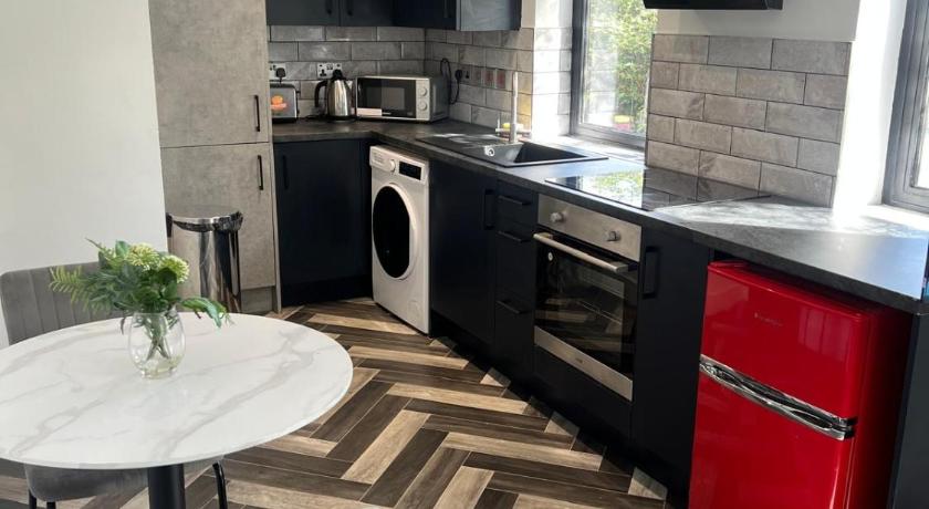 Affordable Serviced Apartment Perfect for Contractors in PE1 Short & Long Term Stays - Free WIFI - F