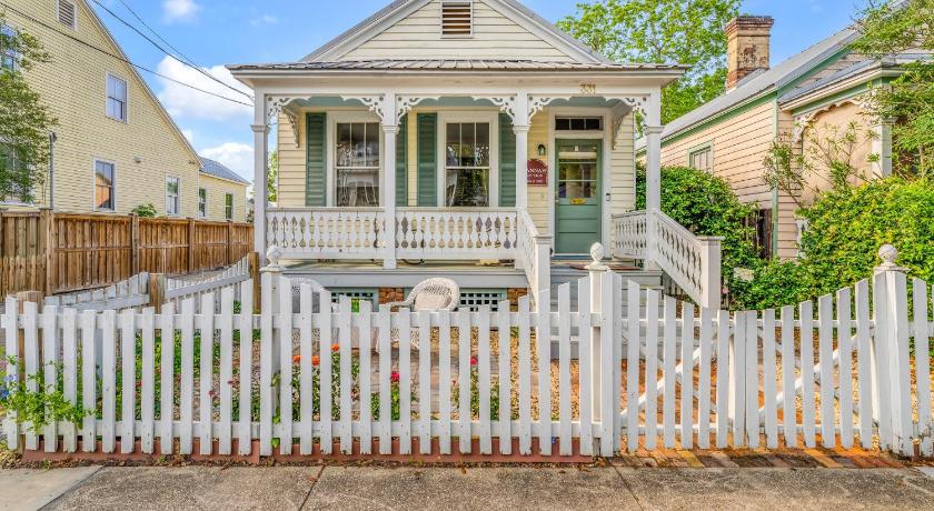 Downtown Pensacola Historic Getaway