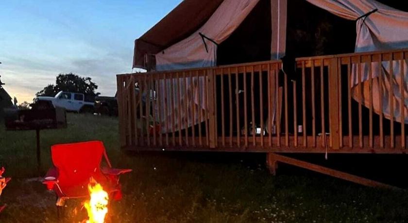 Hocking Hills Deluxe Safari Glamping Tents