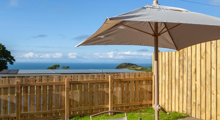 North Devon Resort Residence sea facing garden apartment