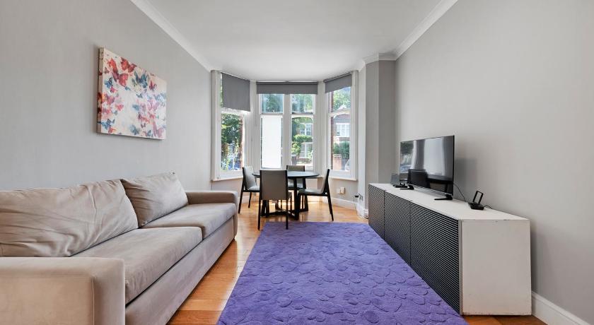 Huge family2 bed sleeps 6 ppl Acton Park Chiswick