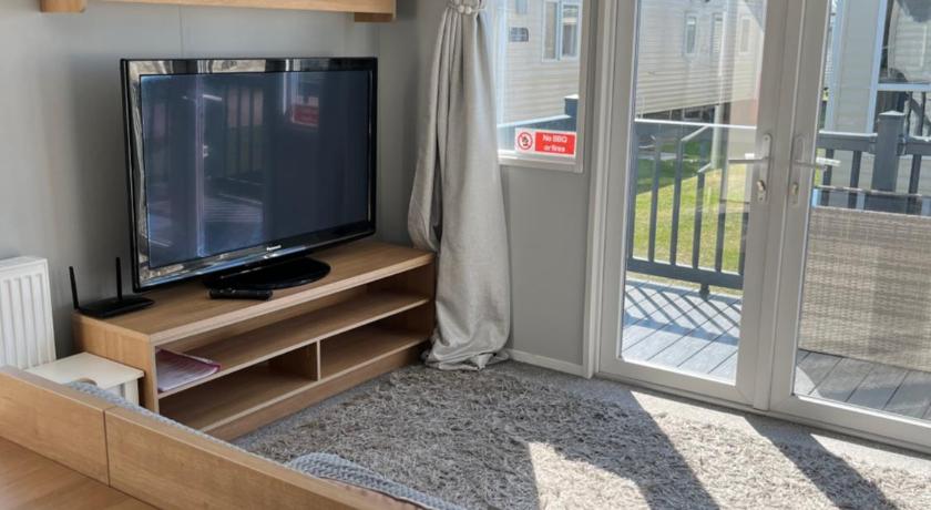 Stylish 3 Bedroom caravan near the Beach