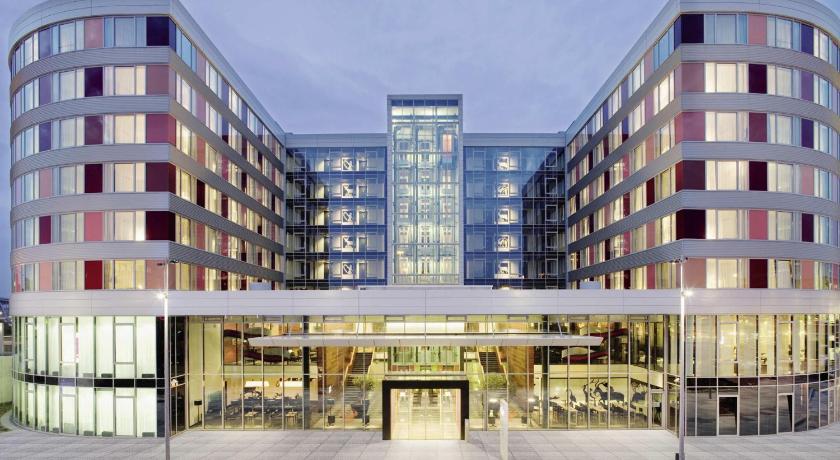 Mövenpick Hotel Stuttgart Airport