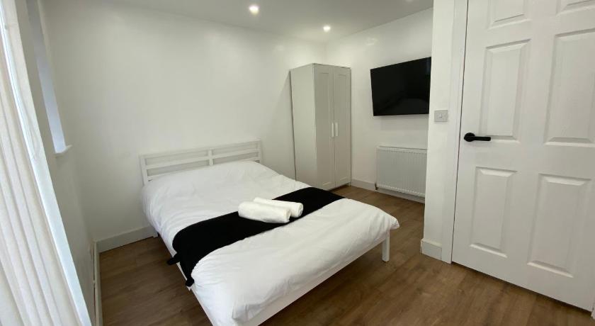 Modern en-suite rooms Luton air port