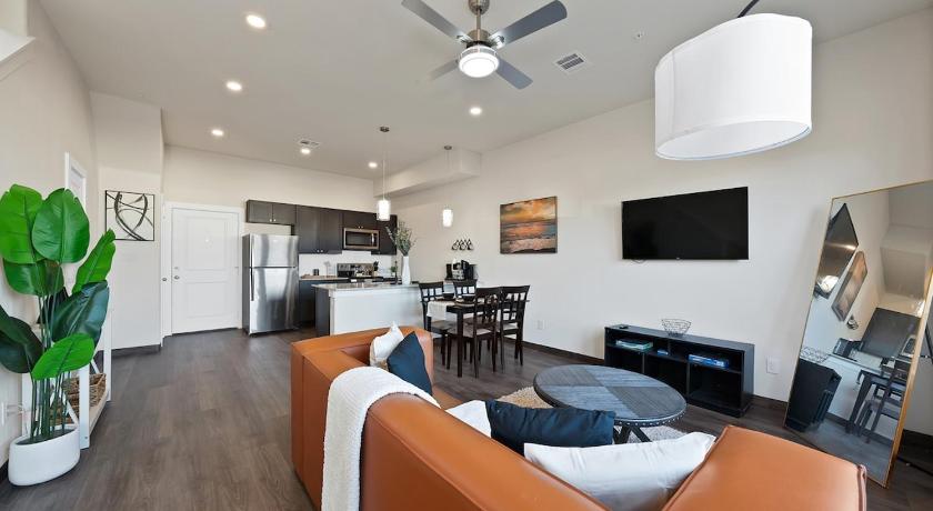 Luxury 2BR Getaway Near Stadiums and Texas Live
