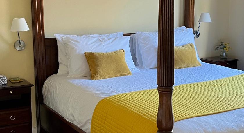 1 Lathom Ave - Parking, 2 Bathrooms, Comfortable, Welcoming, Nice Area