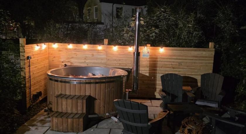 Modern 2 bedroom cottage near Bike Park Wales.