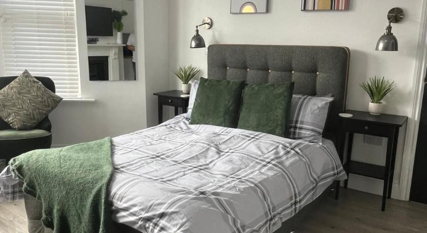 1st Floor 1 Bed Studio