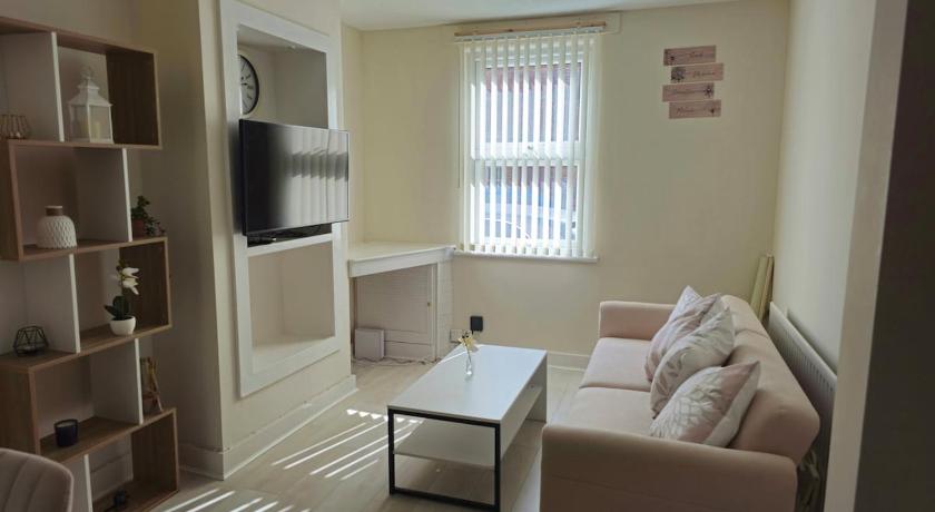 2 Bed Cottage Retreat in central location