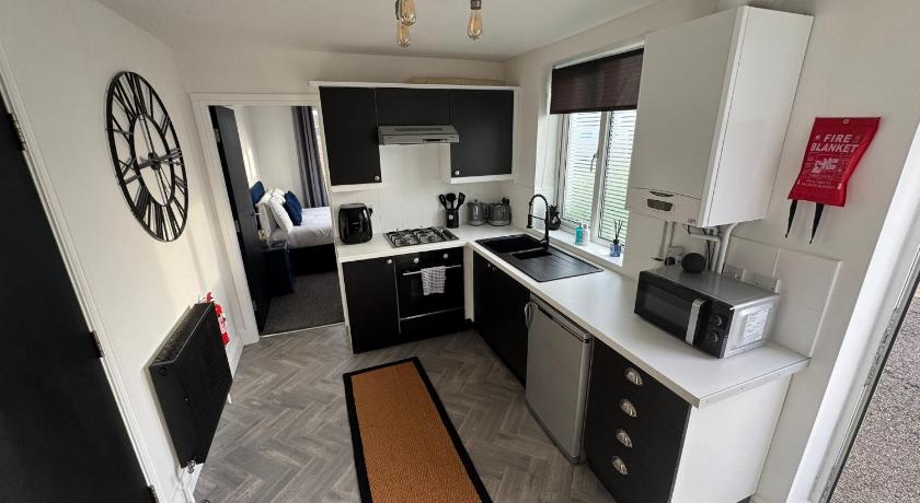 Charming Apartment by the Beach