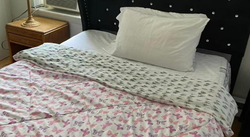 2131 Bedroom with Private Bathroom