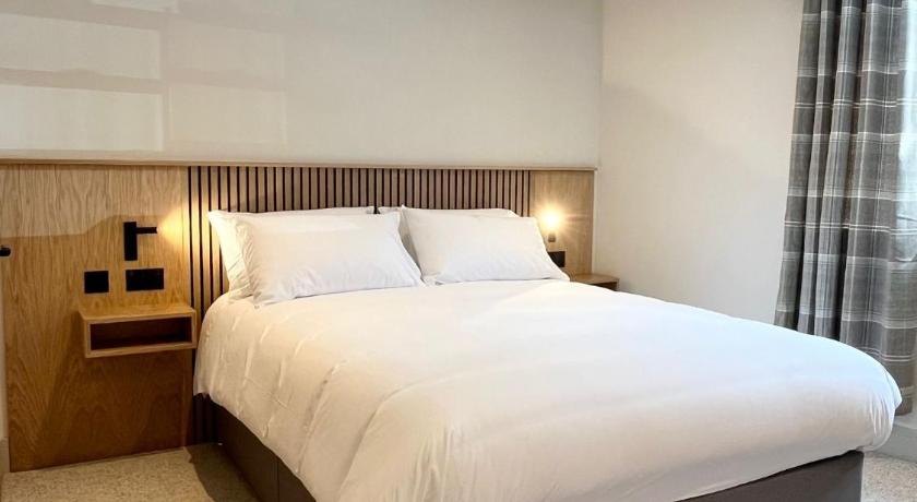 Cross Pipes Tavern and Rooms