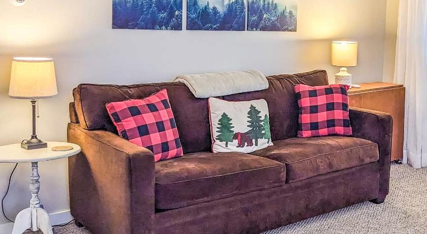 Cozy Ludlow Escape