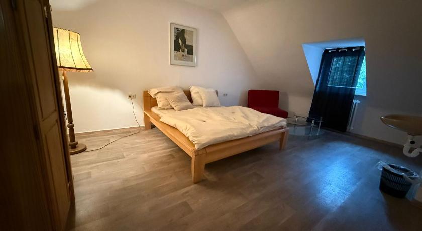 Gemütliches Buchen Zimmer mit Gemeinschaftsbad