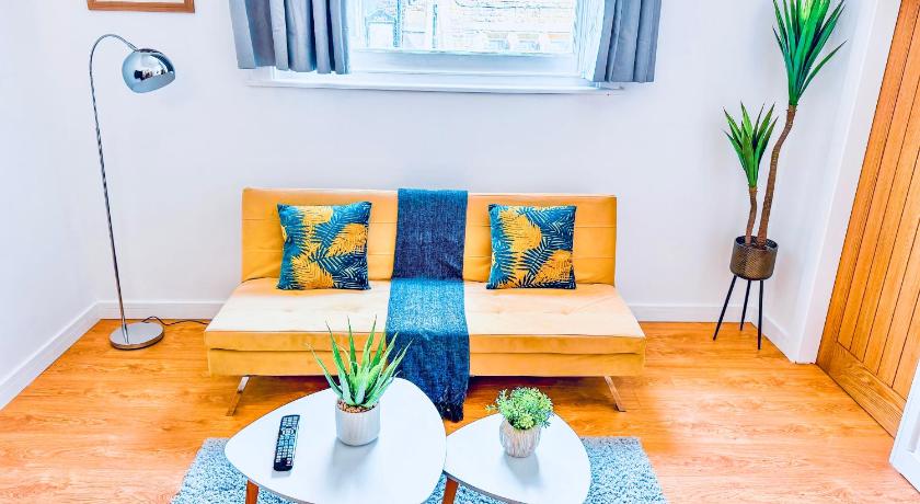 Elegant 1 bed flat, Sleeps 4, Free parking, Pet friendly, Pudsey, Leeds