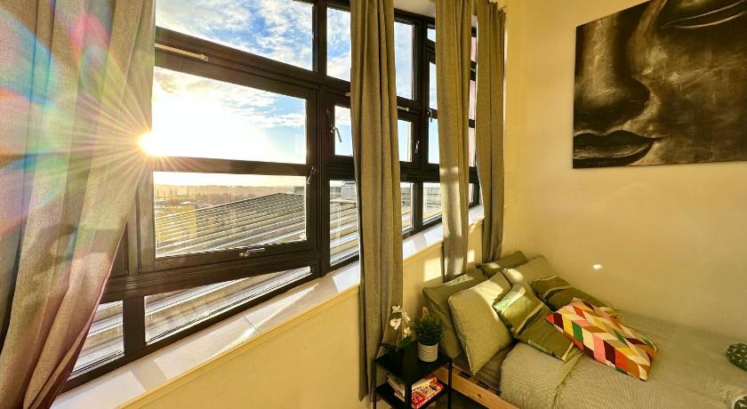 Sunny day new flat with 5 beds