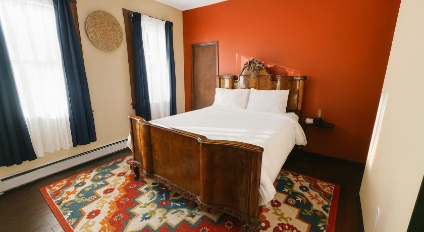 The Sicilian at Elm City Flats