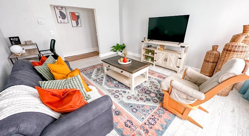 Bohemian Nook At Elm City Flats