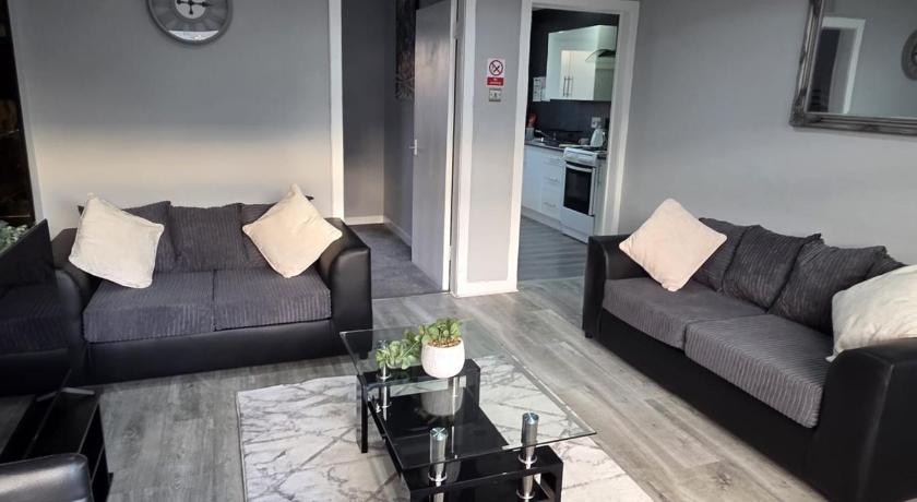 FM Homes & Apartments 3 Bedroom House Motherwell