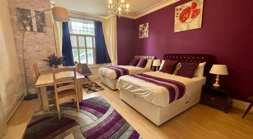 2 Bed Apartment-Sleeps 7-Free Parking