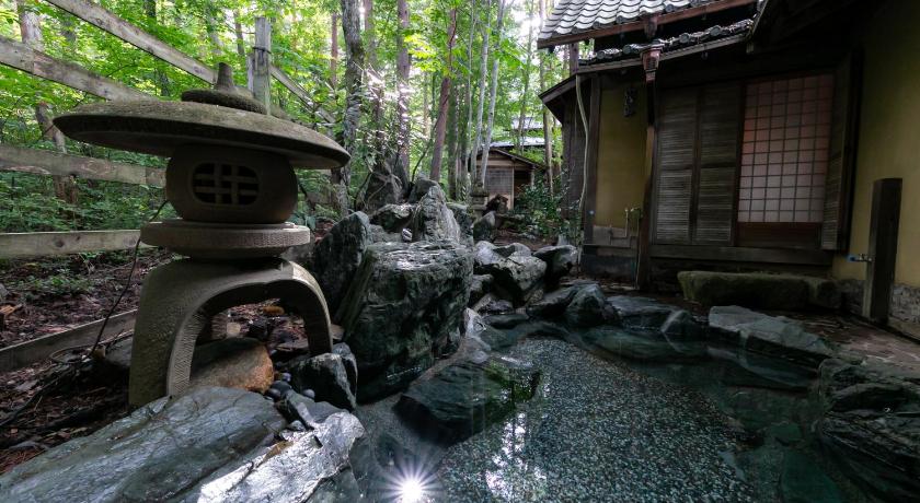 24時間源泉かけ流しを ひとりじめできる 一棟貸しVilla安曇野